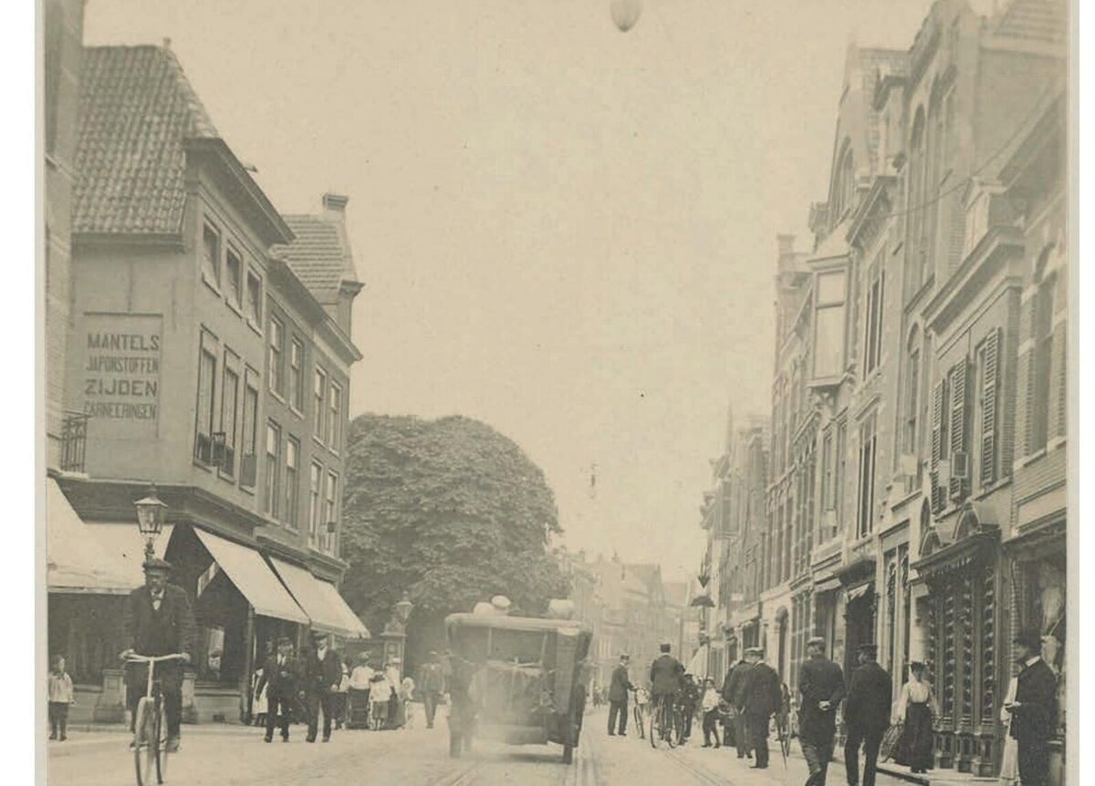 Straatbeeld van Haarlem rond 1900, uit de collectie van het Noord-Hollands Archief