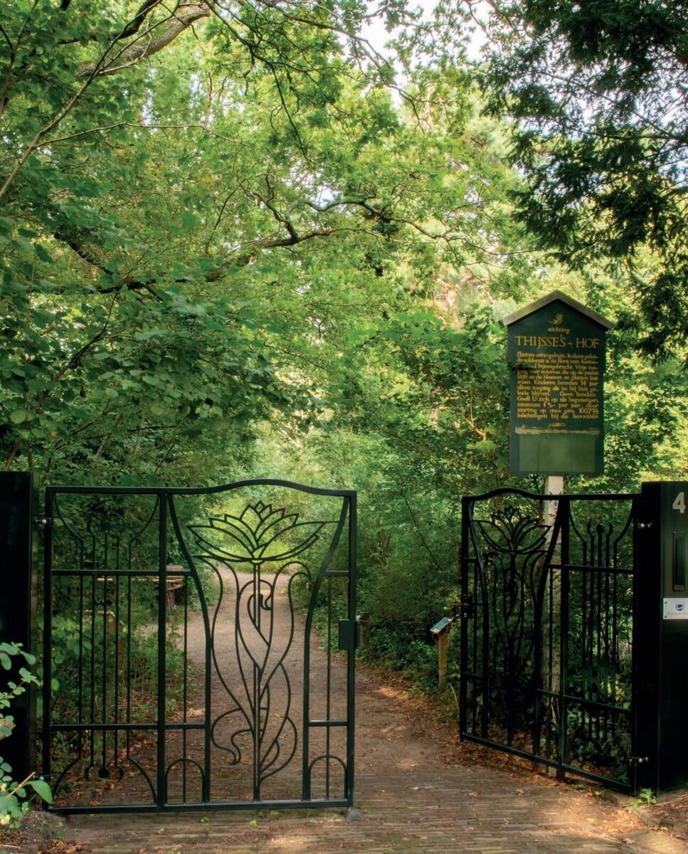 De toegang tot Thijsse's Hof in het Bloemendaalse Bos