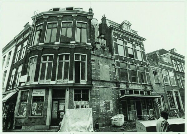De Koningstraat in Haarlem, vroeger en nu naast elkaar in beeld.